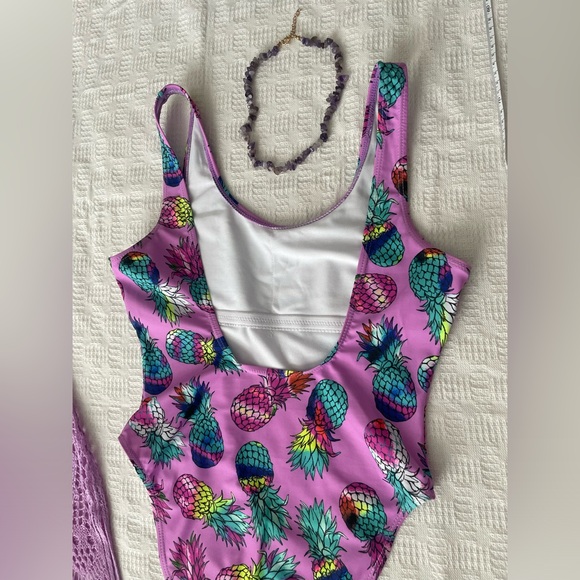 Swimsuit and cover up - Picture 7 of 14